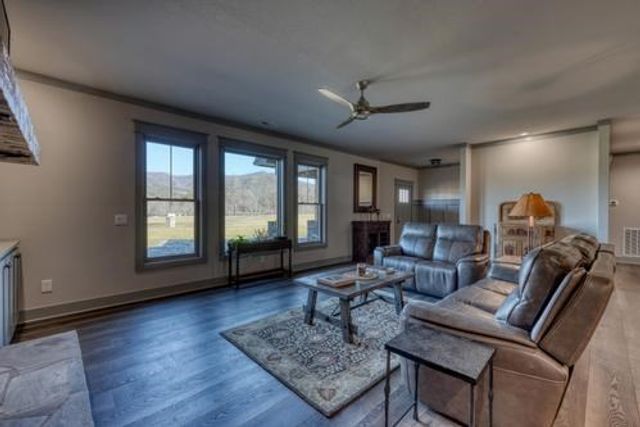 186 Rice Landing Ct., Hayesville, NC 28904