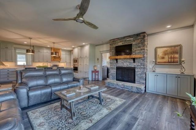 186 Rice Landing Ct., Hayesville, NC 28904