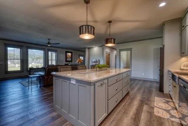 186 Rice Landing Ct., Hayesville, NC 28904