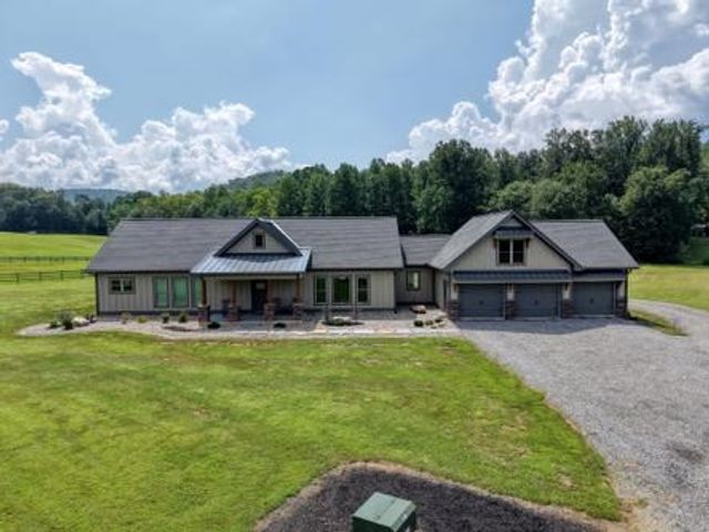 186 Rice Landing Ct., Hayesville, NC 28904