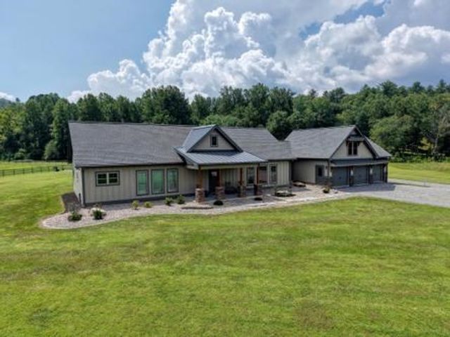 186 Rice Landing Ct., Hayesville, NC 28904
