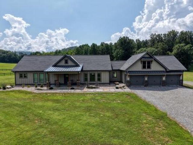 186 Rice Landing Ct., Hayesville, NC 28904