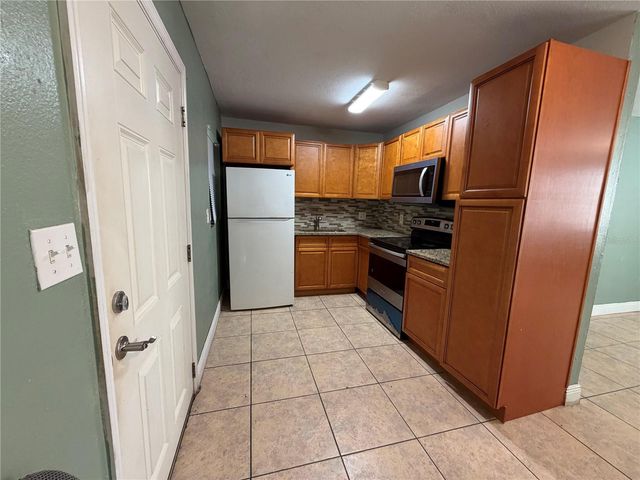 1205 AVENUE I, Haines City, FL 33844