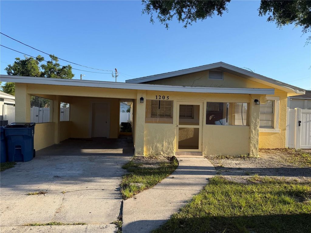 1205 AVENUE I, Haines City, FL 33844