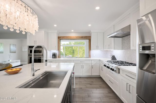 8620 E PLAZA Avenue, Scottsdale, AZ 85250