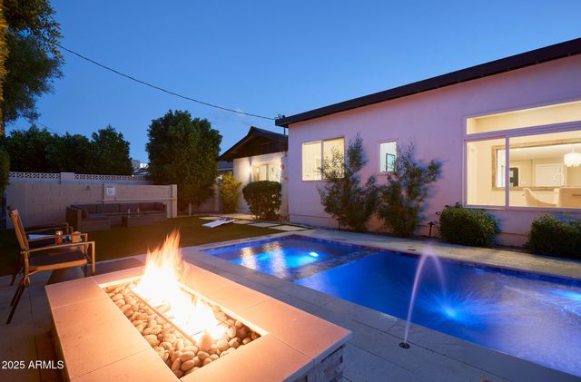 8620 E PLAZA Avenue, Scottsdale, AZ 85250