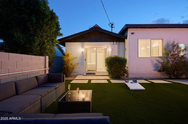 8620 E PLAZA Avenue, Scottsdale, AZ 85250