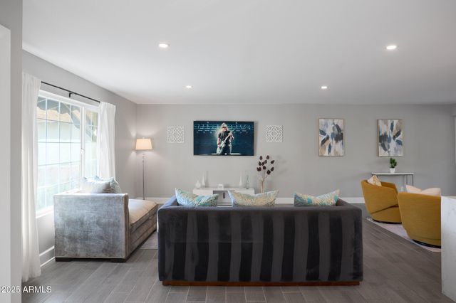 8620 E PLAZA Avenue, Scottsdale, AZ 85250