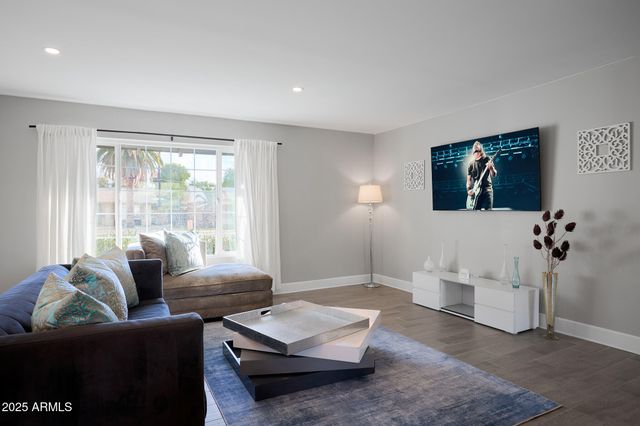 8620 E PLAZA Avenue, Scottsdale, AZ 85250