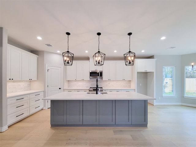 10312 Lakewood Drive, Conroe, TX 77385