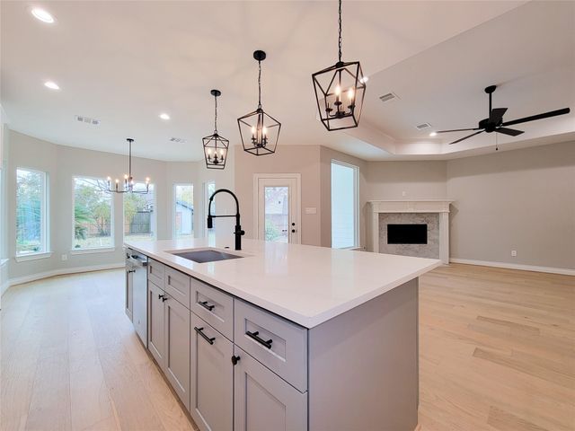 10312 Lakewood Drive, Conroe, TX 77385