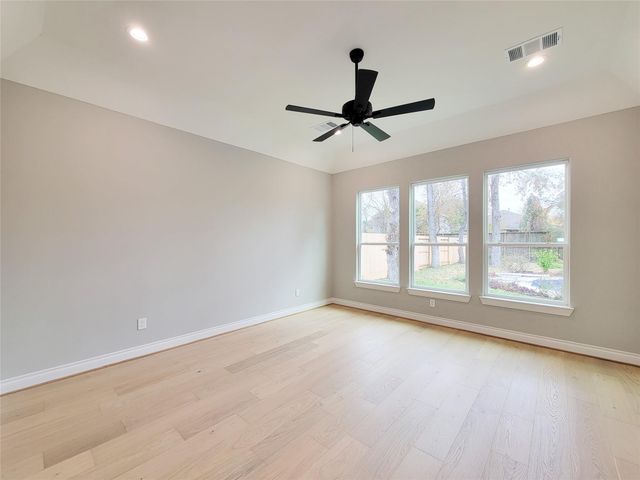 10312 Lakewood Drive, Conroe, TX 77385