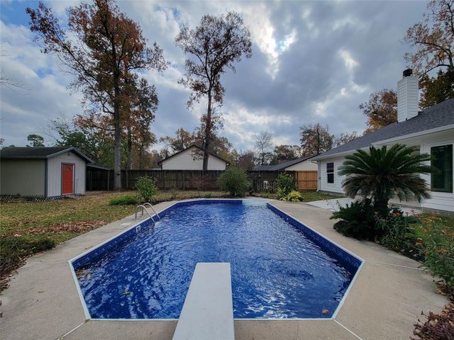 10312 Lakewood Drive, Conroe, TX 77385