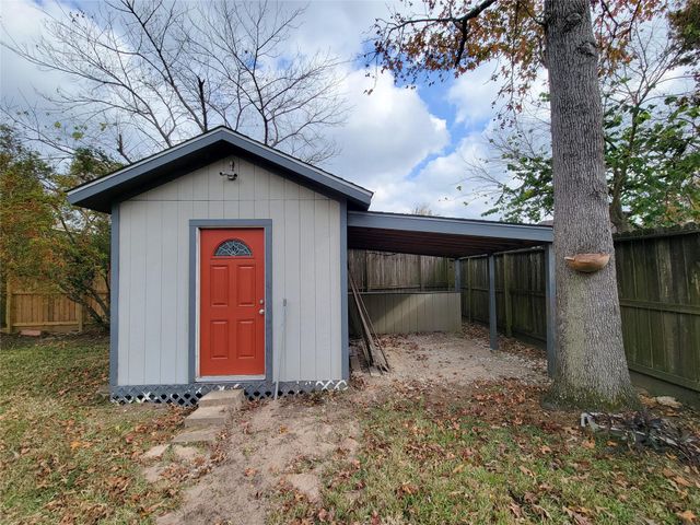 10312 Lakewood Drive, Conroe, TX 77385