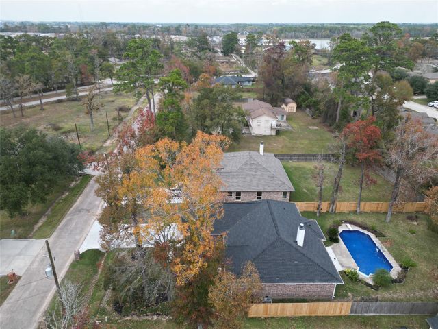 10312 Lakewood Drive, Conroe, TX 77385