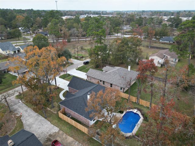 10312 Lakewood Drive, Conroe, TX 77385