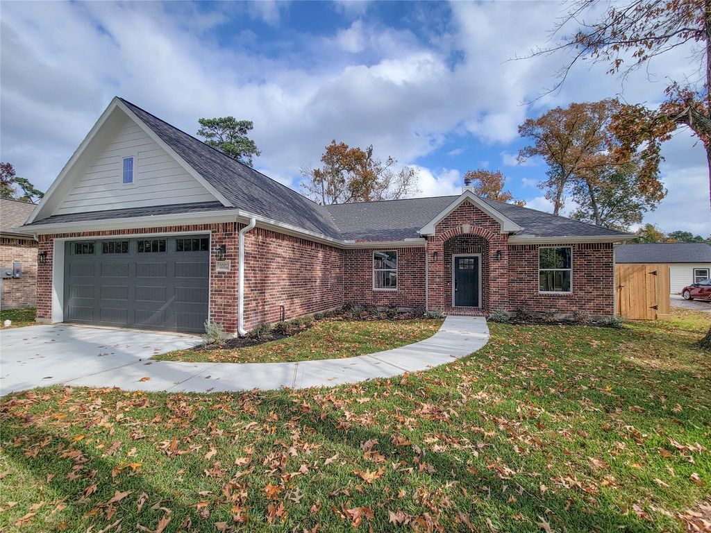 10312 Lakewood Drive, Conroe, TX 77385