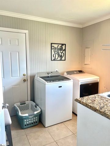 111 King James Road, Seneca, SC 29678