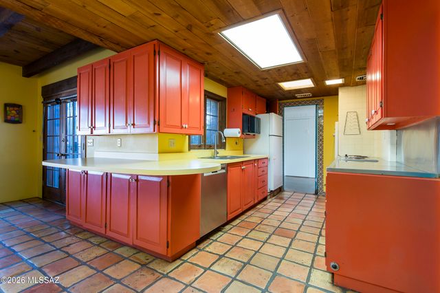 4130 E River Road, Tucson, AZ 85718