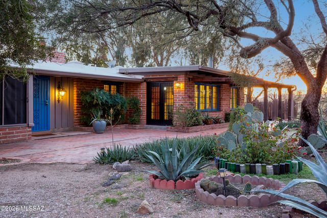 4130 E River Road, Tucson, AZ 85718