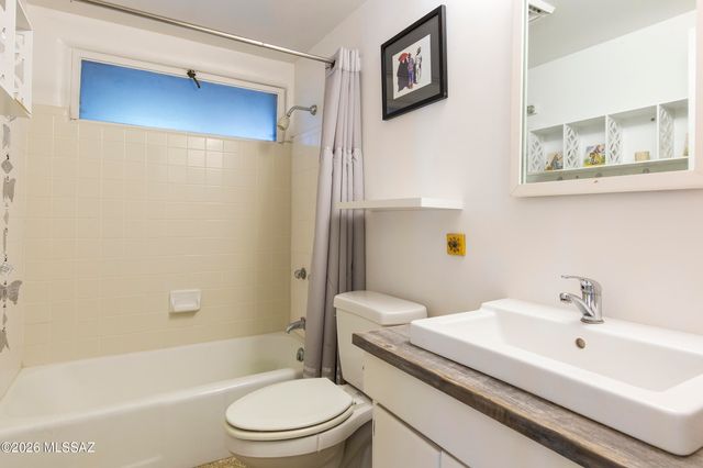 4130 E River Road, Tucson, AZ 85718