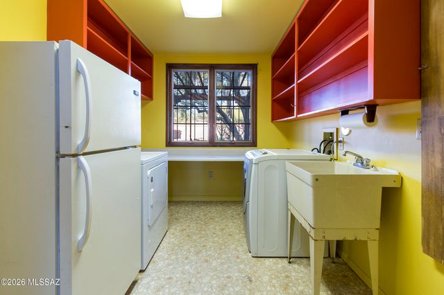 4130 E River Road, Tucson, AZ 85718