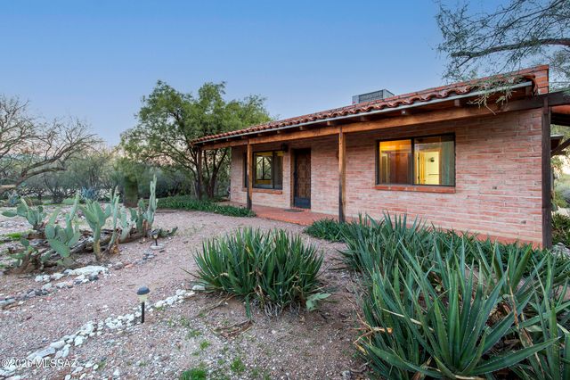 4130 E River Road, Tucson, AZ 85718