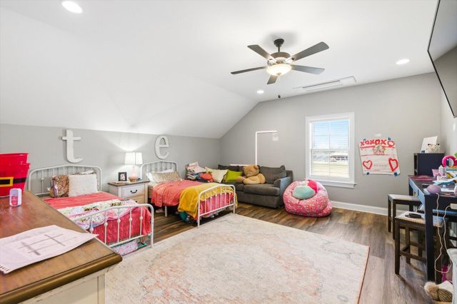 126 Black Bear Cove Road, Englewood, TN 37329