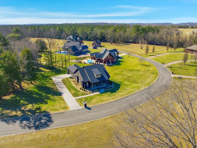 126 Black Bear Cove Road, Englewood, TN 37329