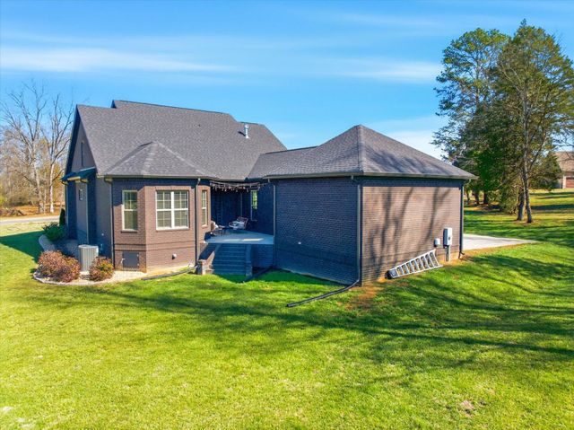 126 Black Bear Cove Road, Englewood, TN 37329