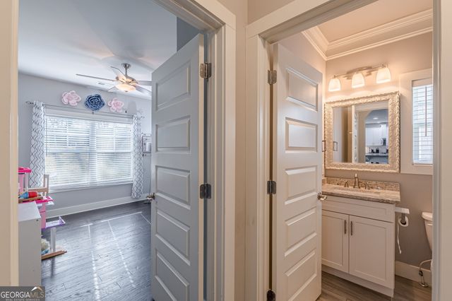 1006 McLinden Avenue SE, Smyrna, GA 30080