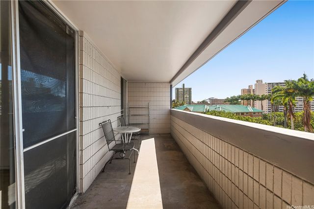 1099 Ala Napunani Street 602, Honolulu, HI 96818