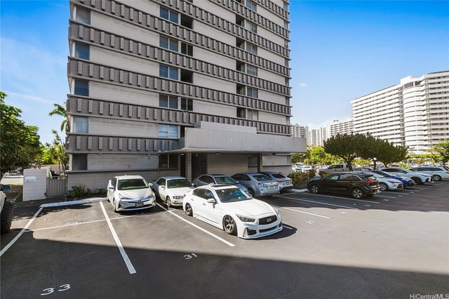 1099 Ala Napunani Street 602, Honolulu, HI 96818