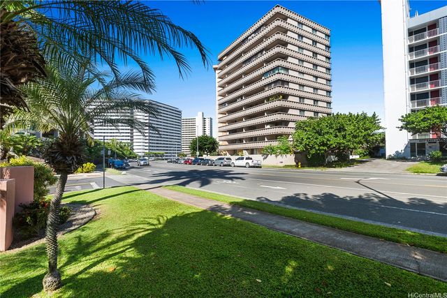 1099 Ala Napunani Street 602, Honolulu, HI 96818