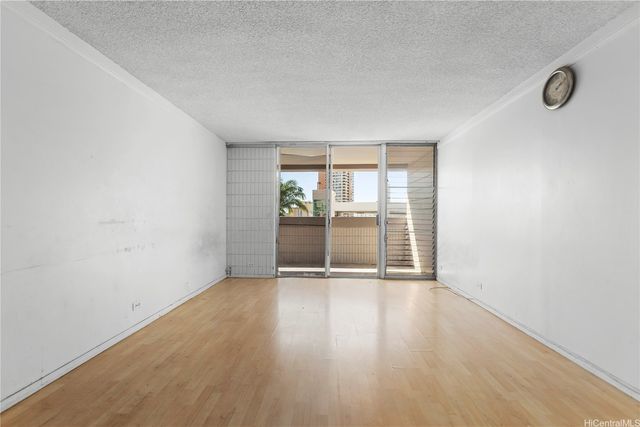 1099 Ala Napunani Street 602, Honolulu, HI 96818