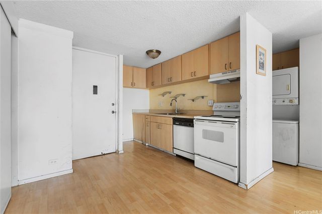 1099 Ala Napunani Street 602, Honolulu, HI 96818