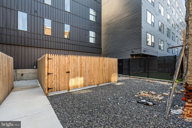 1924 N FRONT ST, Philadelphia, PA 19122