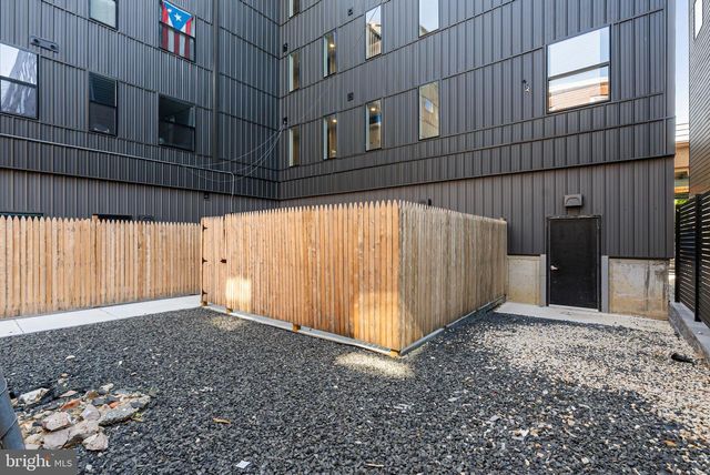 1924 N FRONT ST, Philadelphia, PA 19122