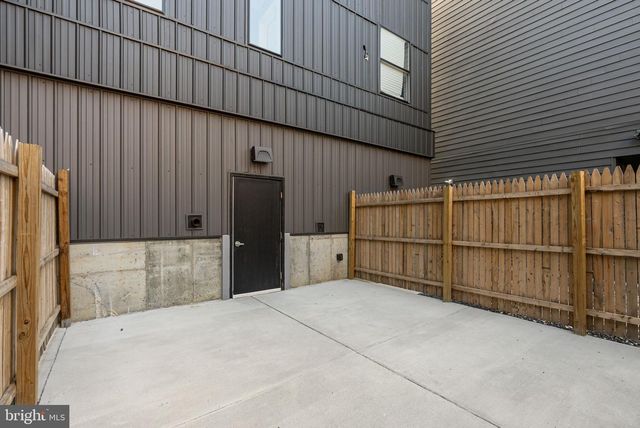 1924 N FRONT ST, Philadelphia, PA 19122