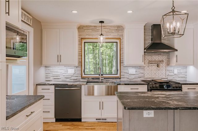 17138 Wood Acre Trail, Chagrin Falls, OH 44023