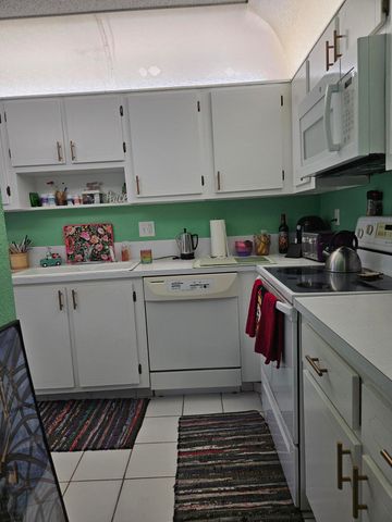 1845 NW 18th Street 202, Delray Beach, FL 33445