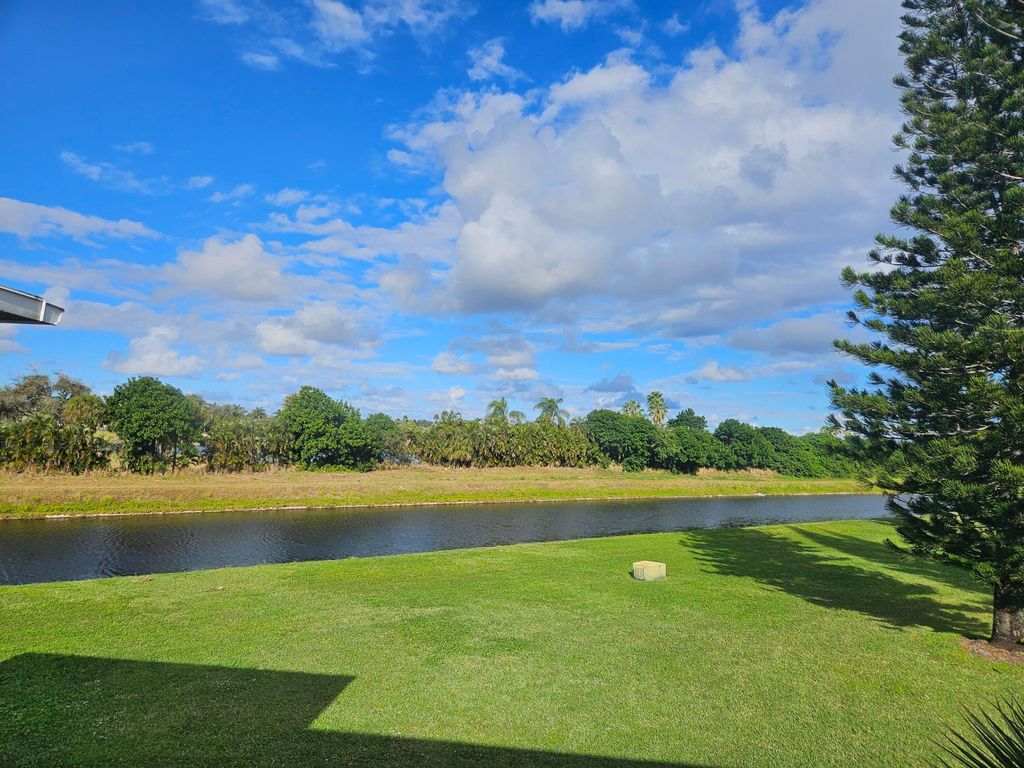 1845 NW 18th Street 202, Delray Beach, FL 33445