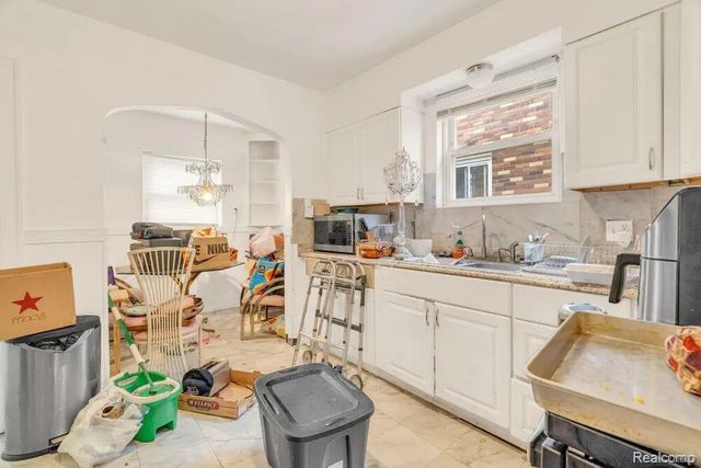 16139 Greenlawn Street, Detroit, MI 48221