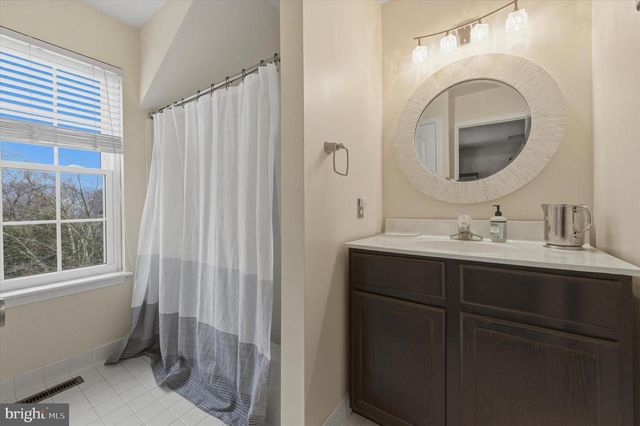 102 CAMPBELL DR, Conshohocken, PA 19428