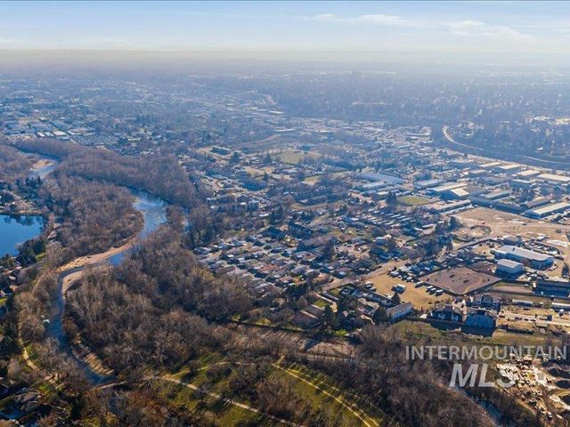5165 N Quinella St, Garden City, ID 83714