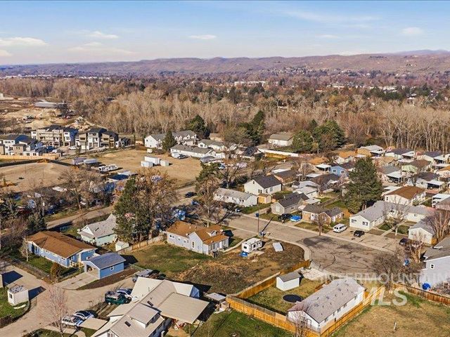 5165 N Quinella St, Garden City, ID 83714