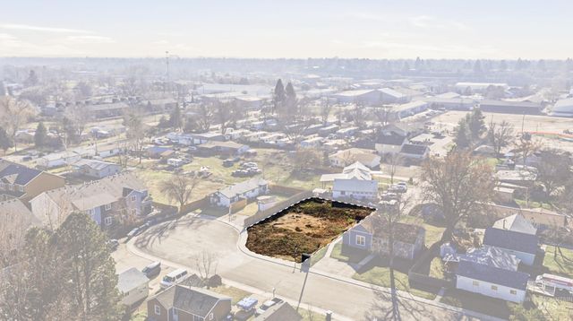 5165 N Quinella St, Garden City, ID 83714