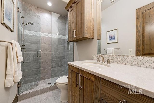 1582 E Rivers End Ct, Eagle, ID 83616
