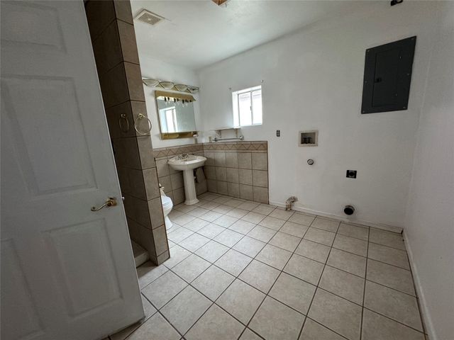 1901 Arroyo De Las Cruces, Santa Fe, NM 87505