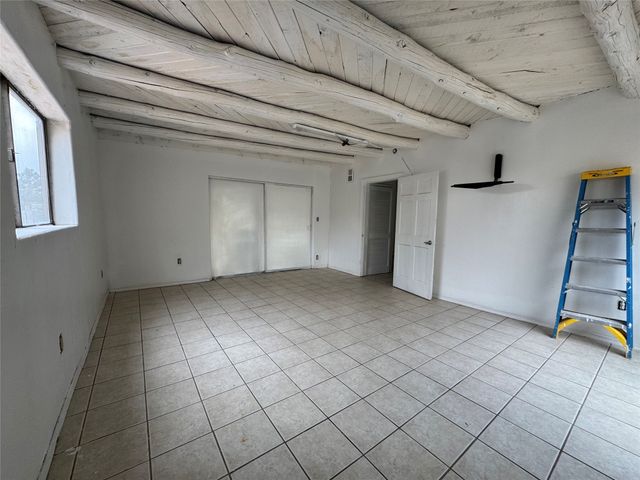 1901 Arroyo De Las Cruces, Santa Fe, NM 87505